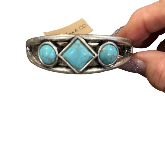 Stephan & CO. Silver Tone Medal Clasp Bracelet w/ Trio of Faux Turquoise Stones - Picture 2 of 9